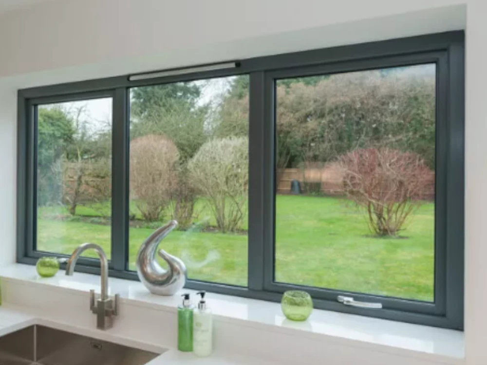 Slimline aluminium window installation